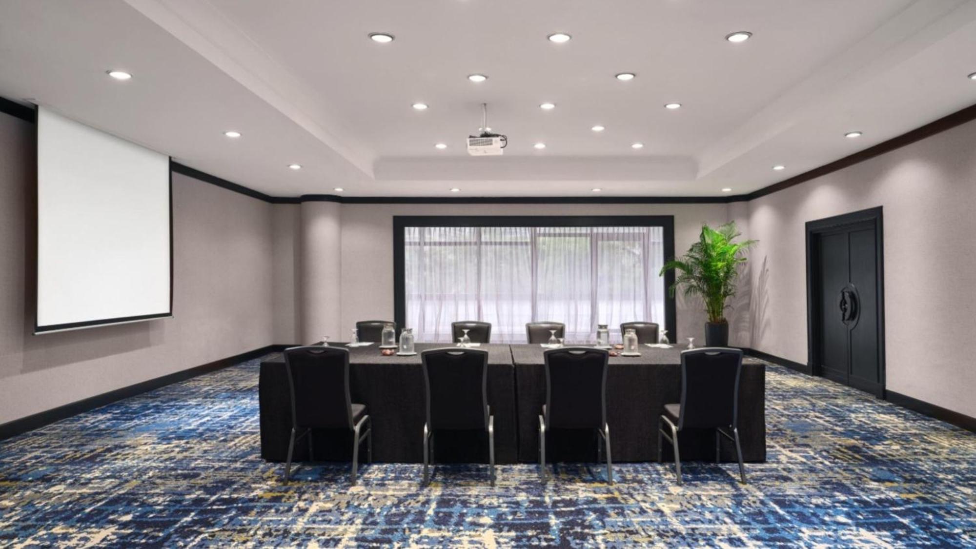 Hotel Atrium By Ihg